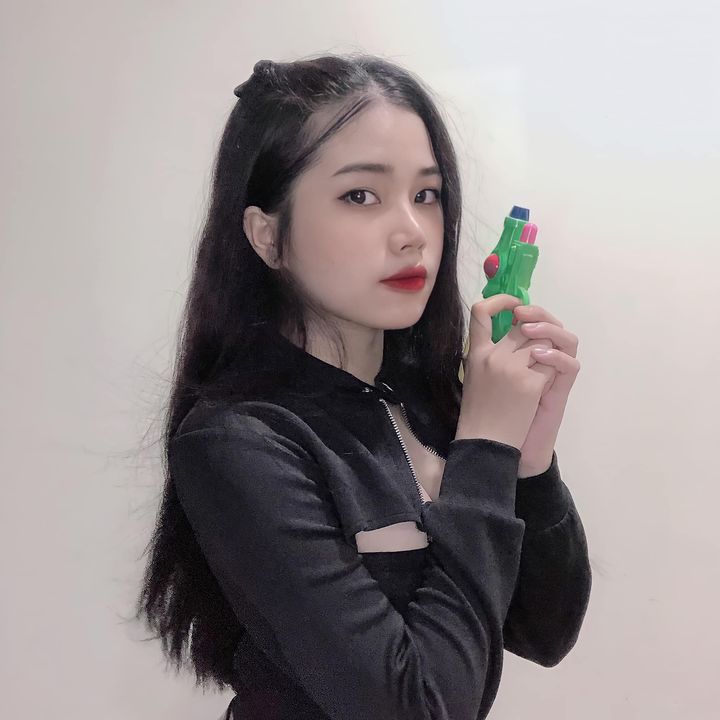 Blockchain governance models dictate how decisions are made within decentralized networks, ensuring transparency, accountability, and consensus among participants. #blockchain #governance