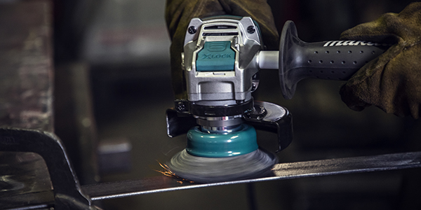 MakitaTools's tweet image. Makita X-Lock grinders offer tool-less accessory changes up to 5-X faster than traditional threaded locknut mounting, so you can get back to cutting, grinding, or prepping faster.
#makitausa #makitatools #makitaxlock