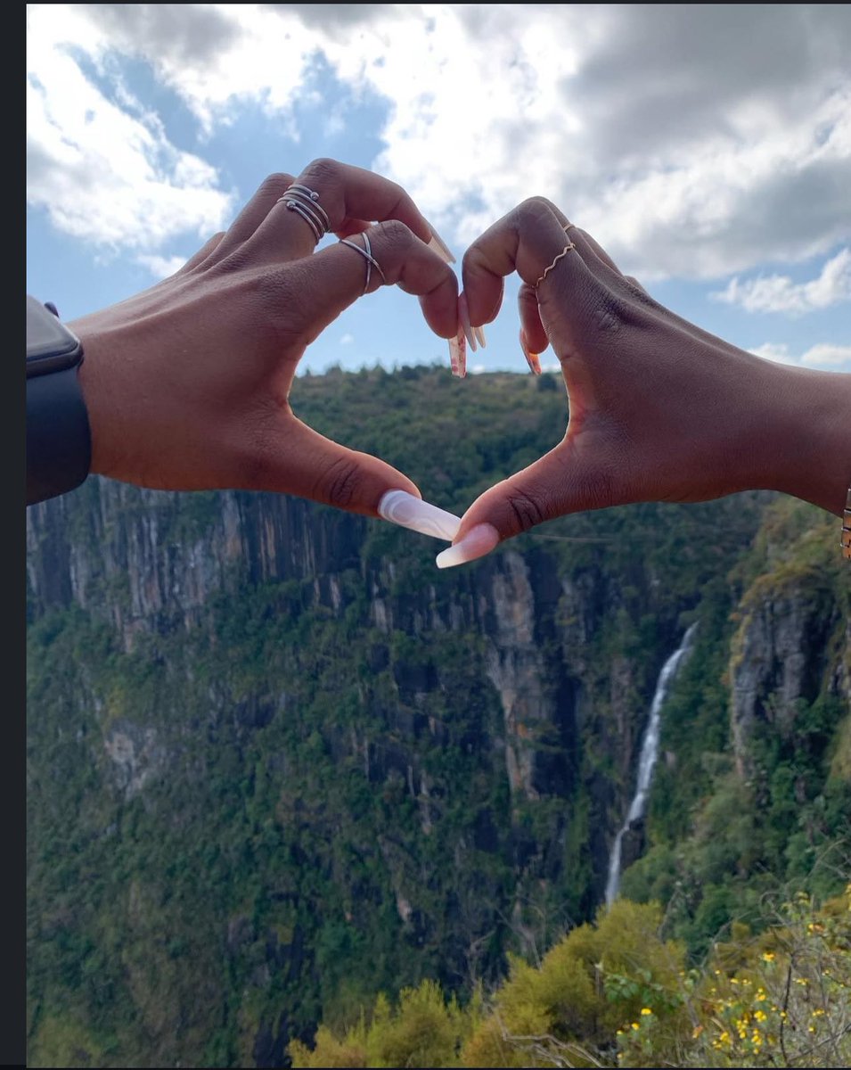 Who’s ready to conquer Zimbabwe’s highest peak with me? Mt. Nyangani hike + Nyanga adventures this Nov. 

Can't wait to do this with ya'll!!!🥹

2nd and 3rd frame 📸 cred: Me🤩 
(Noone asked but issokayyyy)
