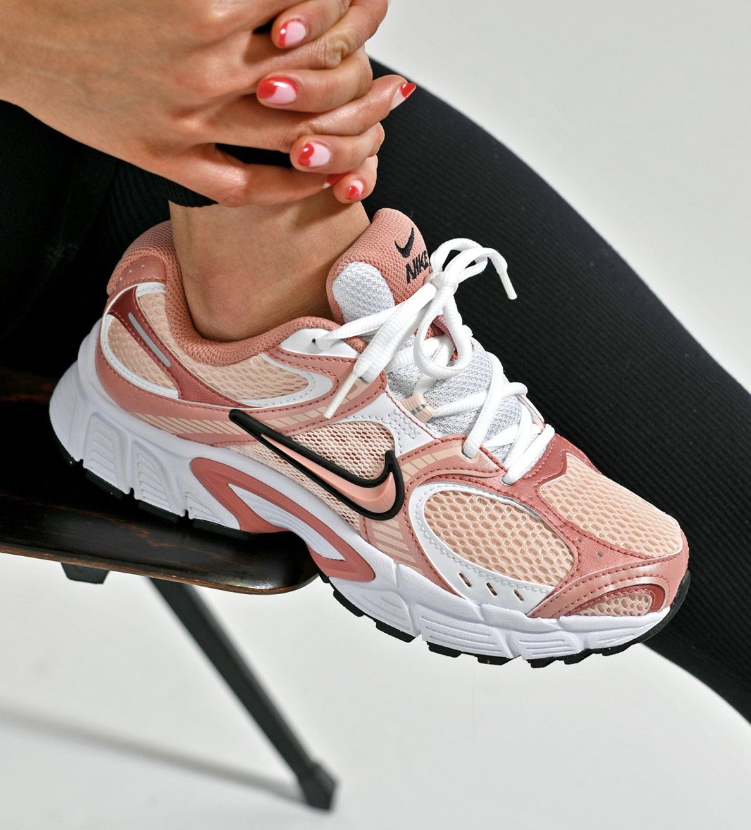 JustFreshKicks's tweet photo. Nike V5 RNR "Washed Coral" 🪸

https://t.co/BBdzYeY8gg https://t.co/3sxXQUxexG