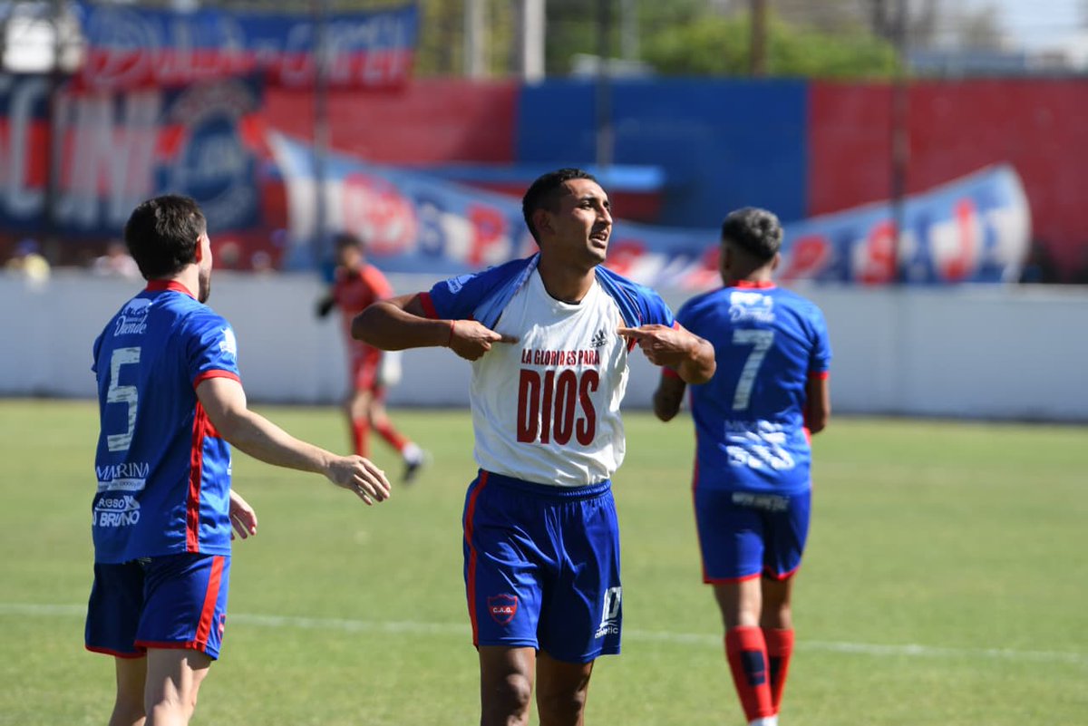 ClubAGuemes's tweet photo. [Primera Nacional]
Final del Primer Tiempo
@ClubAGuemes 1-0 @Oficial_CASM

#Fecha33
#VamosLosGauchos
#OrgulloSantiagueño https://t.co/kkgMa5xtWu