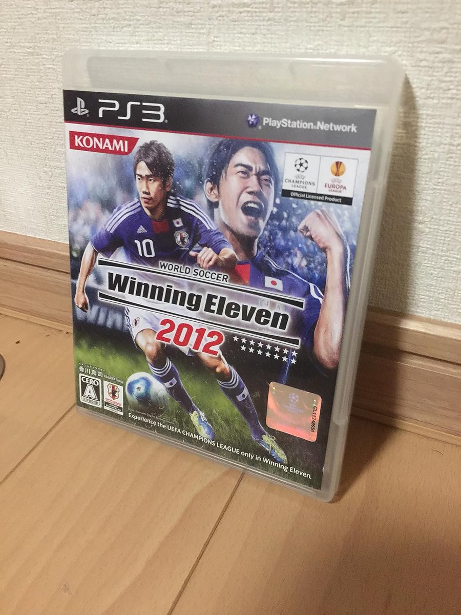 NoContextPES's tweet photo. El PES que tengo yo / El PES que tiene un japonés en su casa https://t.co/k7w1La6QLA