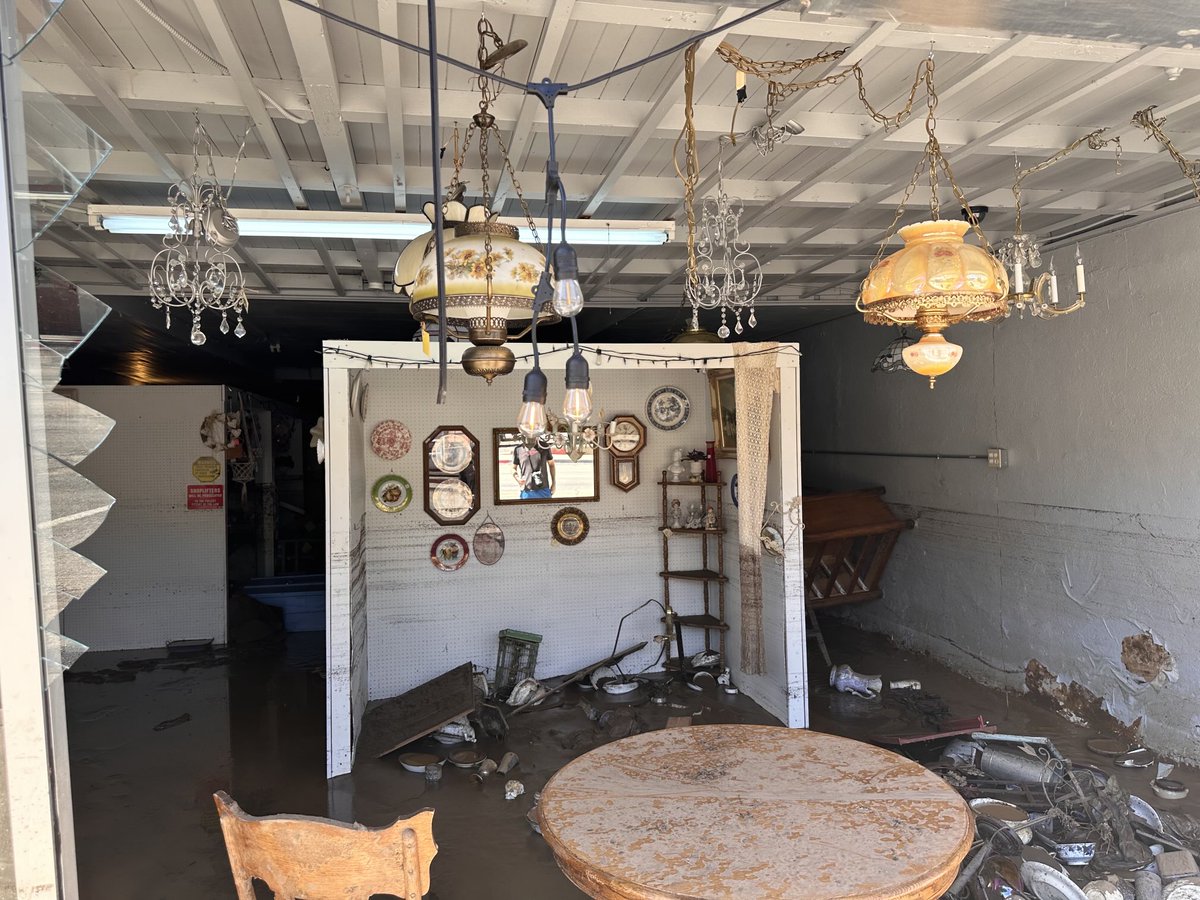 nicolemludden's tweet photo. The businesses in downtown Globe, AZ are absolutely devastated https://t.co/IYE6NP21JZ