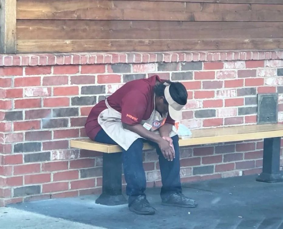 REFLOG18's tweet photo. Browns defense after stopping the Lions on 4th down watching the offense immediately go 3 and out https://t.co/jZ3tfMBckx