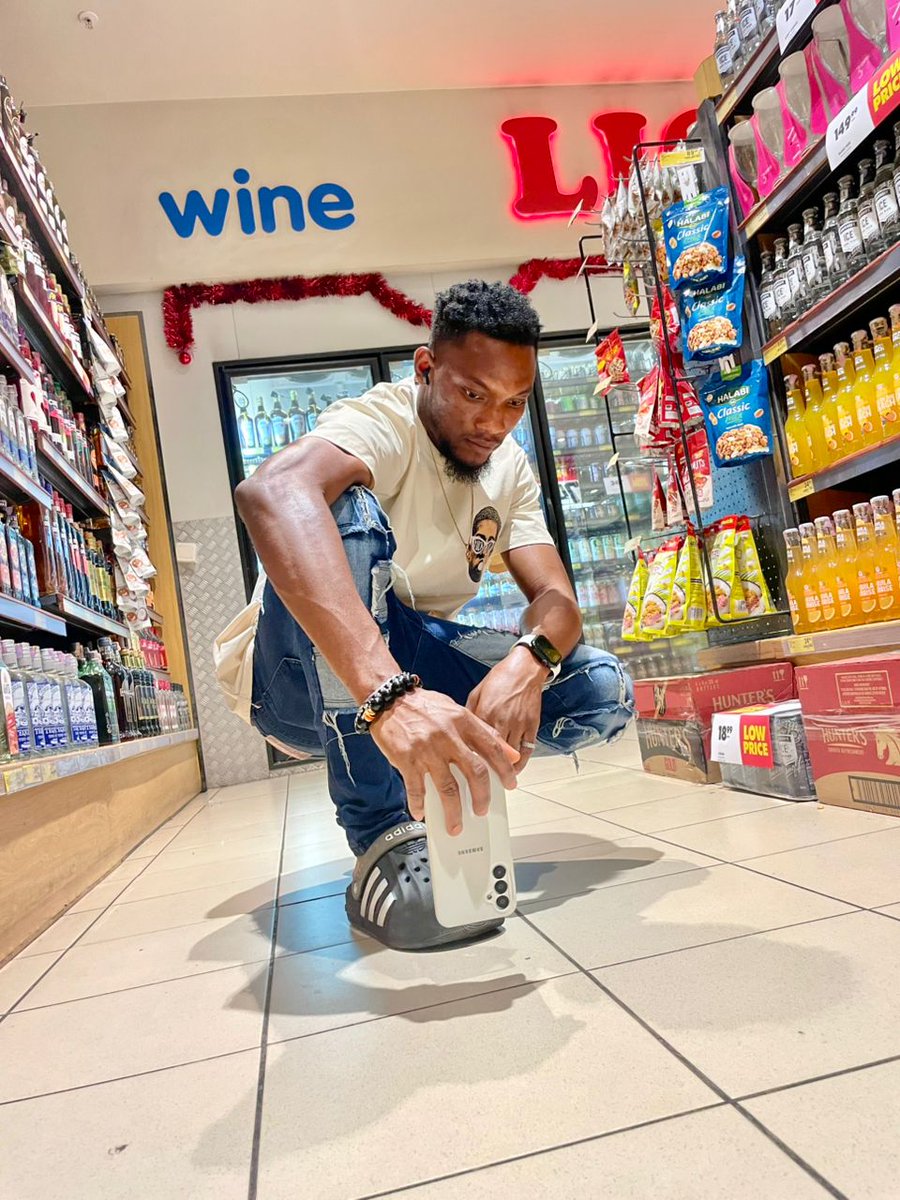 dhopetwinsmusic's tweet photo. GOD TIME IS THE BEST .
GRIND MOOD EP DROPING SOON !!!
#GMEP https://t.co/tu5hqzQgRD