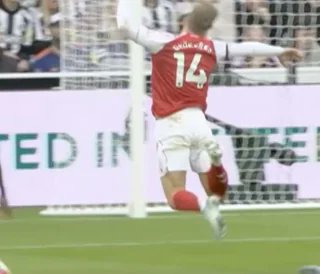 TrollFootball's tweet photo. It’s actually tiring seeing Liverpool and Man United always paying off the refs, while Arsenal keep getting screwed over. https://t.co/wlL3Rpwh0C
