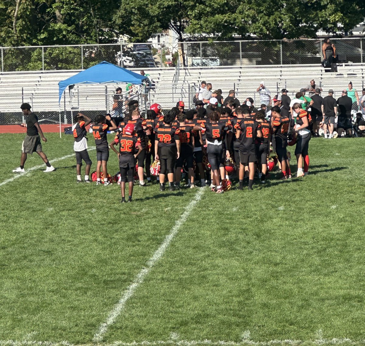 BWWarriors302's tweet photo. 🏈 Warriors stay undefeated!
Final: Warriors 28 – WC Shamrocks 7
That’s 4-0 on the season. Huge team win everyone stepped up! 🔥💪
#WarriorsFootball #TeamWin #BWWarriors #IYFL #SundayFootball https://t.co/77XWurZfOo