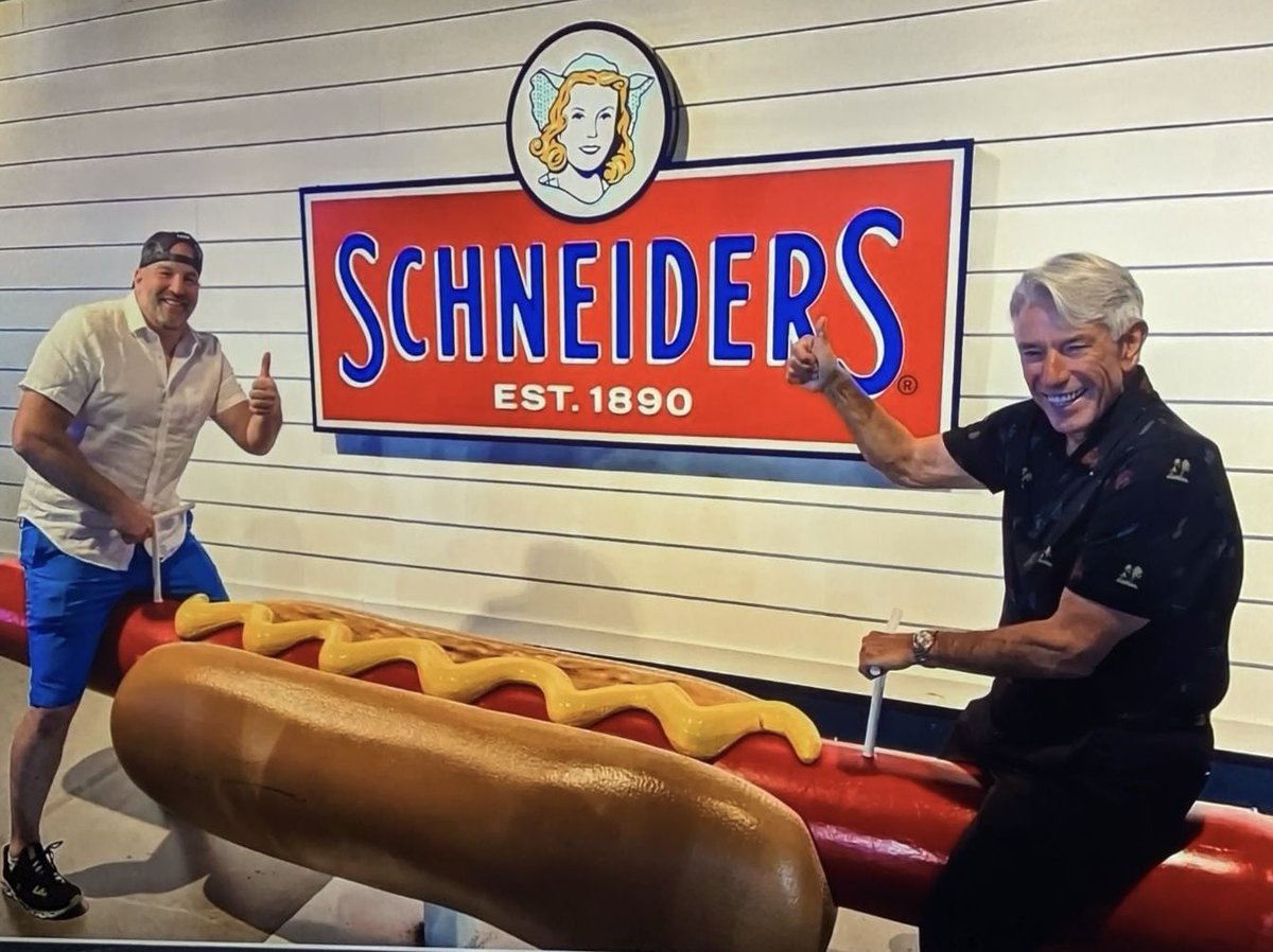 _SamBornstein's tweet image. Hey, Dan Shulman, can you please teach Buck Martinez how to pronounce, “Schneider?”

@DannySpxp @Buck_Martinez13 @Schneiders @Sportsnet @MLB @BlueJays