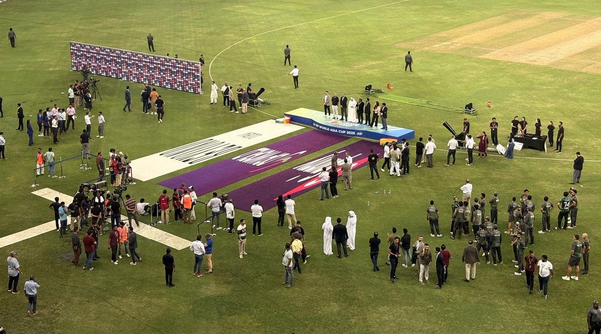 fptarun's tweet photo. Another humiliation for Pakistan on the world stage! 🌍💥

Team India straight up refused to take the trophy from Mohsin Naqvi, forcing the presentation ceremony to get delayed! 🏆🇮🇳 https://t.co/bCInCGdzzJ