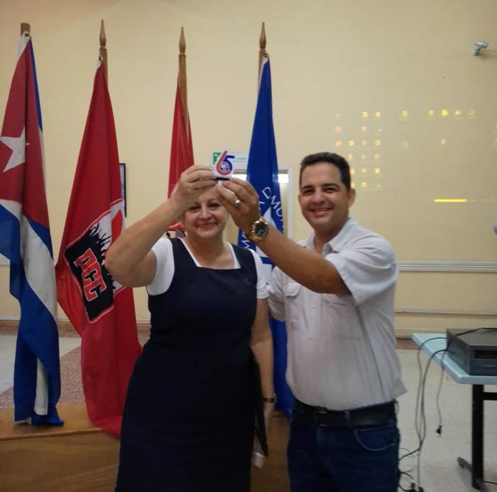 A los trabajadores de <a href="/ETECSA_Cuba/">ETECSA</a> enfatizó que lo más grande con que cuenta la organización cederista <a href="/cdr_cuba/">CDR de Cuba</a> es precisamente haber sido creada por Fidel, quien les dio las primeras tareas. #EtecsaConCuba #CederistasCubanos celebran su aniversario 🥳✊ tribuna.cu/capitalinas/20…