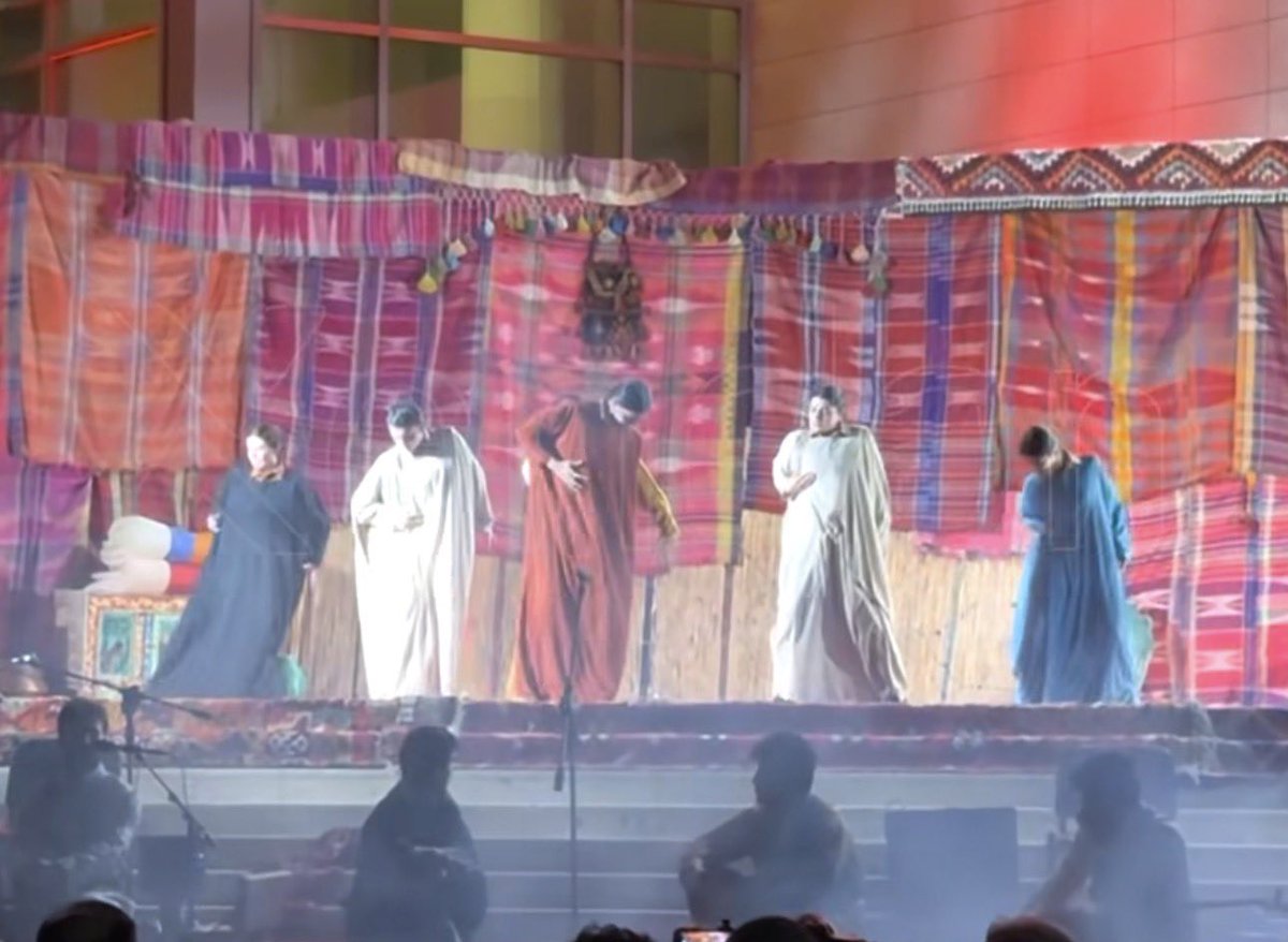 DrRobott's tweet image. گاڵتەکردن بە هەر ڕەمزێکی ئیسلام هەر کەسێک بیکات ڕاستەوخۆ پێی کافر ئەبێت

وَلَئِن سَأَلْتَهُمْ لَيَقُولُنَّ إِنَّمَا كُنَّا نَخُوضُ وَنَلْعَبُ ۚ قُلْ أَبِاللَّهِ وَآيَاتِهِ وَرَسُولِهِ كُنتُمْ تَسْتَهْزِئُونَ (٦٥) لَا تَعْتَذِرُوا قَدْ كَفَرْتُم بَعْدَ إِيمَانِكُمْ ۚ (٦٦)