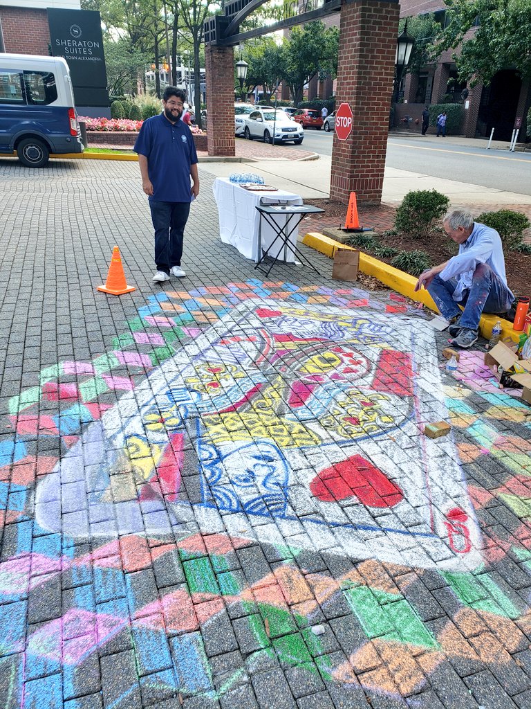CanekForCouncil's tweet image. Always love supporting the arts in Alexandria! Shout out to the Old Town North Alliance for organizing another great Chalk-A-Block and big thank you to all the artists for their amazing work!
#AlexandriaVA #LocalArt #OldTown