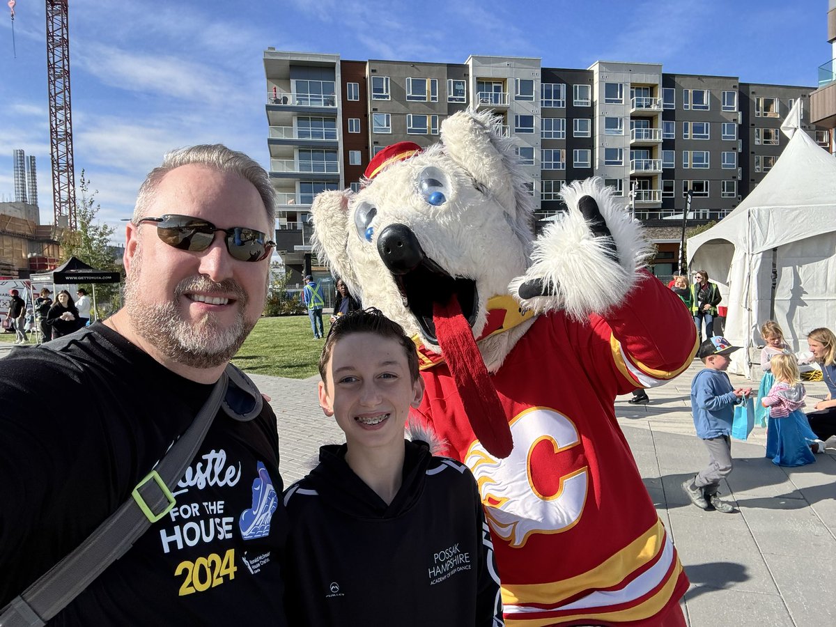 jamesbilcoxSLF's tweet photo. A festival like atmosphere here @RMHCAlberta “Hustle for the House”. A cause that is near and dear. #keepingfamiliesclose (https://t.co/tybHf9I1xr) https://t.co/c4eIrhZUA7