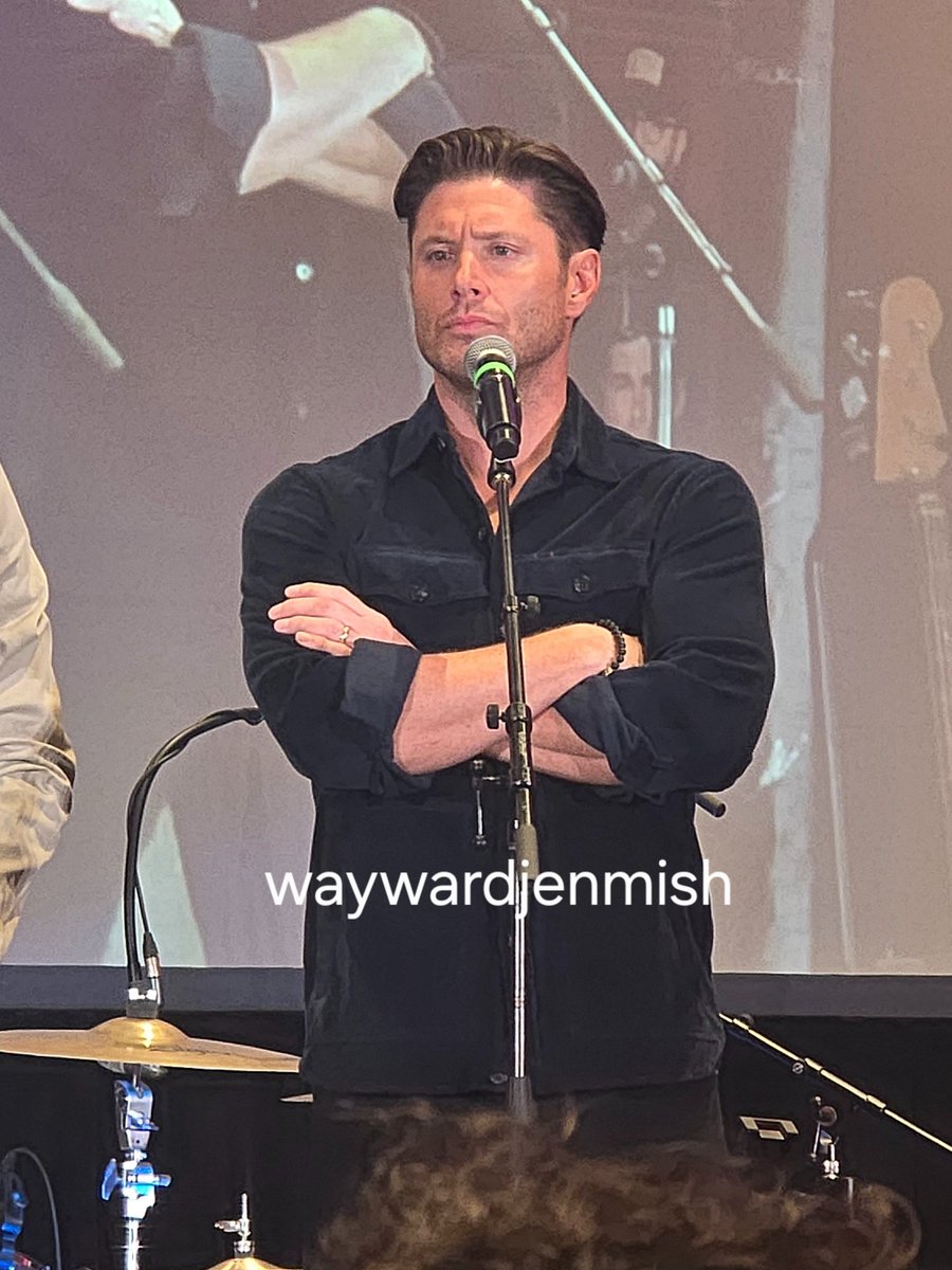 nunca vou cansar de dizer que o jensen conseguiu ficar 100x mais perfeiro do que já depois que tirou a barba para vought rising

 ele vai mudar vidas e descer muitas calcinhas com essa série