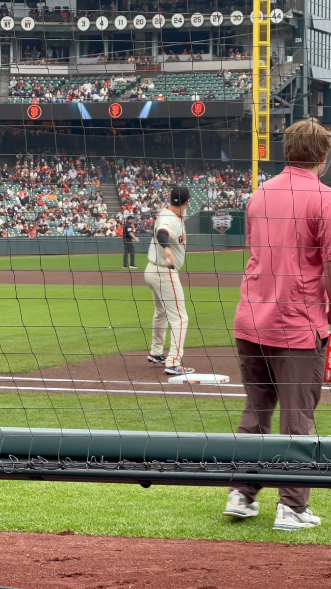 fotolady23's tweet image. Wilmer Flores ⚾️❤️ #sfgiants #oraclepark