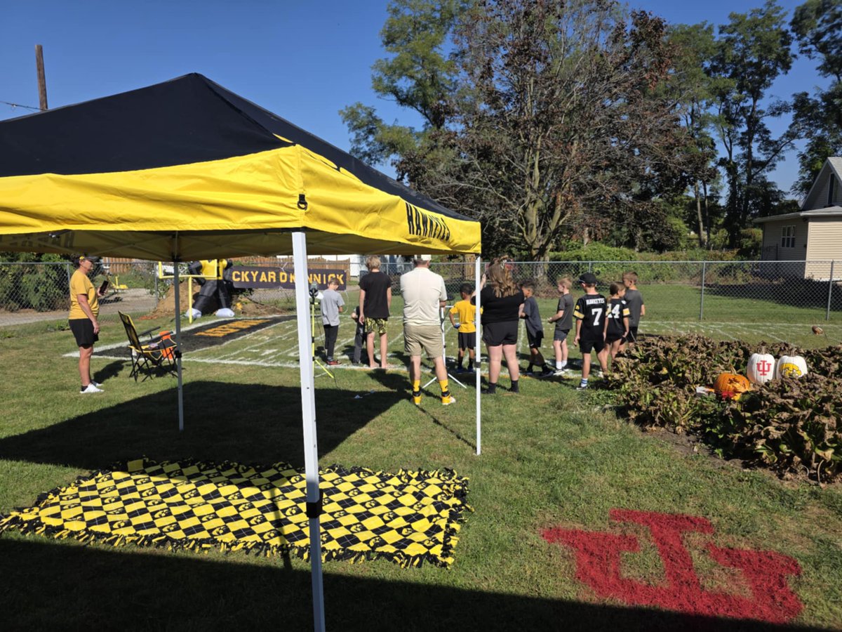 bphawks12's tweet photo. WHBF-TV CBS at Backyard Kinnick! https://t.co/Imkw1JYY5q