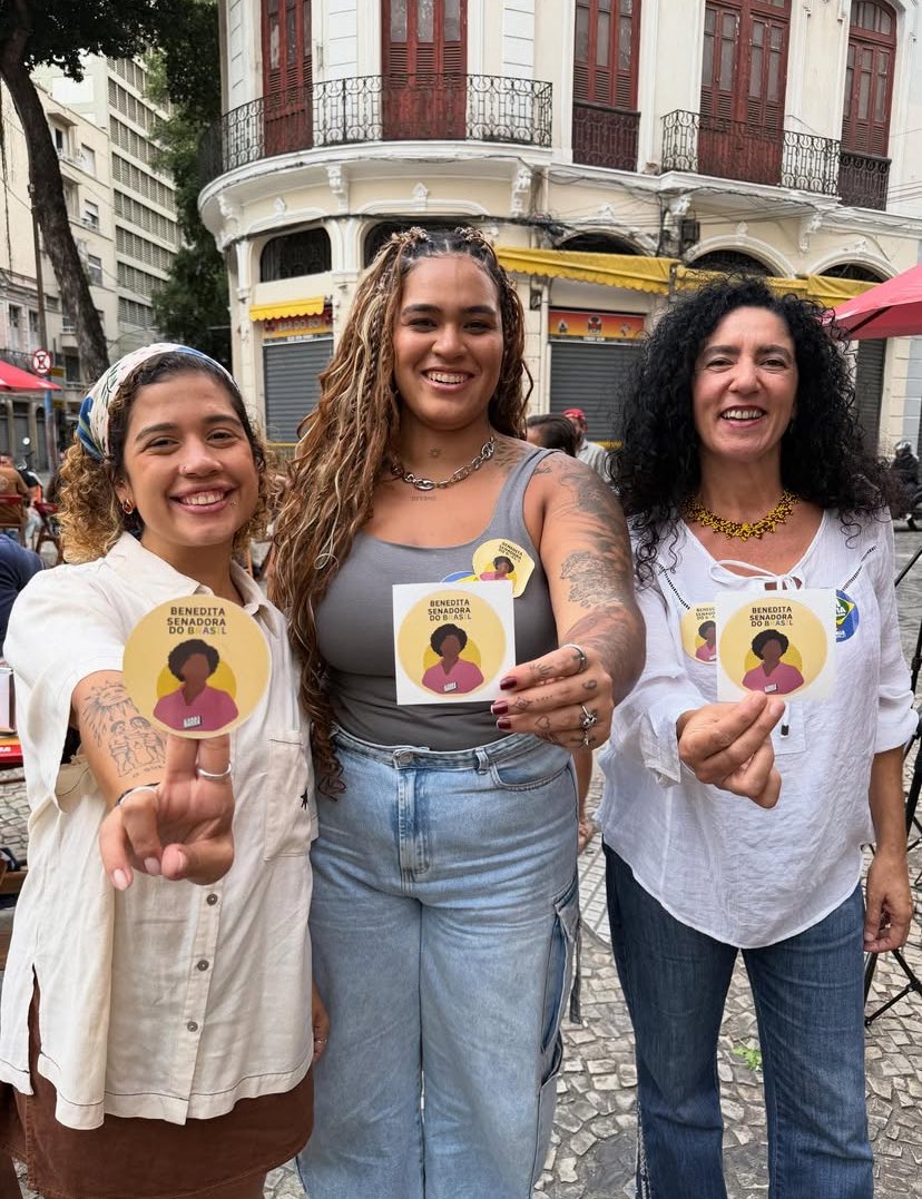 marinadomst's tweet photo. 📢 A senadora do Brasil é Benedita da Silva! ✊🏾🌹 Uma vida inteira de luta pelo povo, pelas mulheres, pelo Rio e pelo Brasil. É com ela que seguimos firmes pela democracia, soberania e justiça social! 🚩 https://t.co/S5j6krWPo9