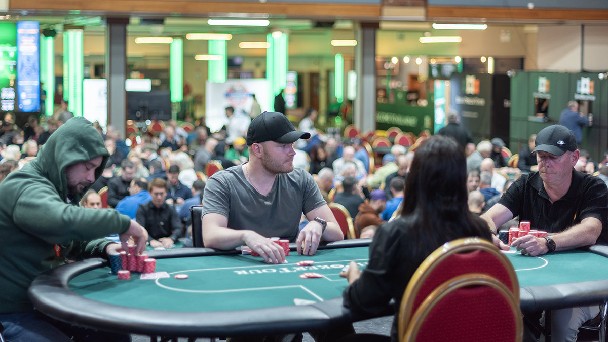 IrishPokerTour's tweet image. 3 Remain in the Main
Live Clock live.livepokerupdates.com/tournaments/?i…
Live Updates livepokerupdates.com/irish-poker-to…
#k25 #killarneypokerfestival #livepokerupdates #irishpokert