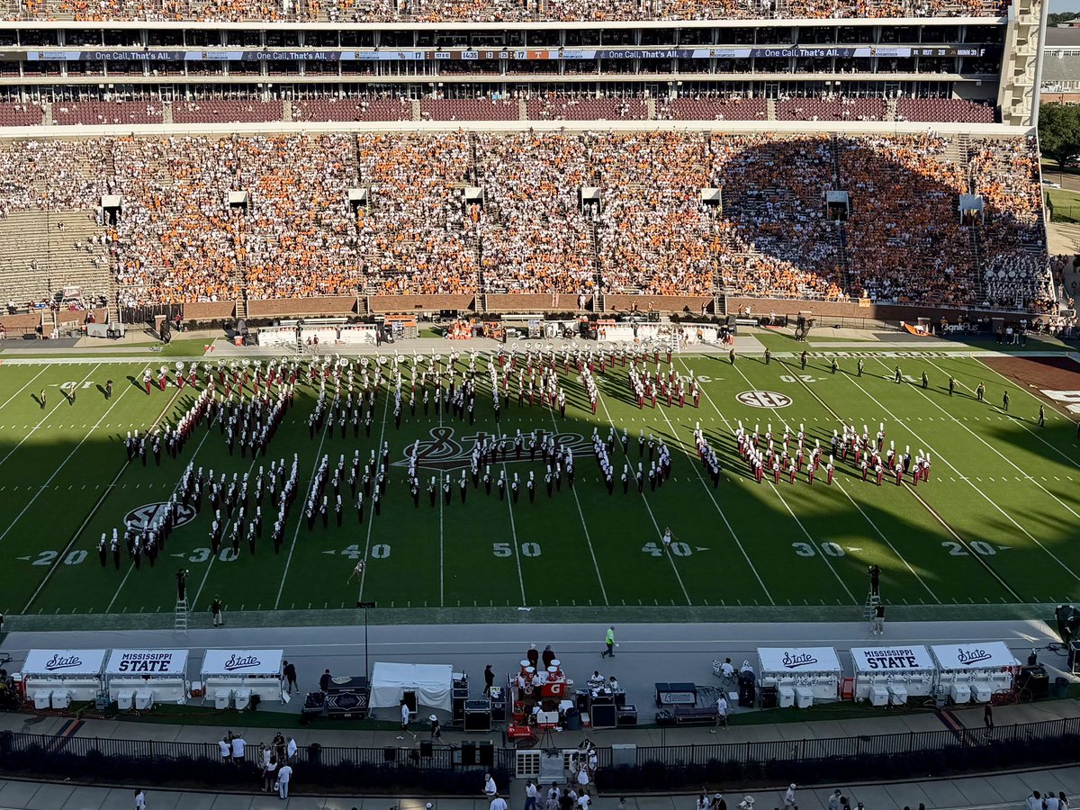 maroonband's tweet photo. Great atmosphere yesterday at DWS!! Check out halftime highlights with music from @LooneyTunes, @OfficialBlueyTV, Phineas and Ferb, and Doug. https://t.co/tOGMDFVASX