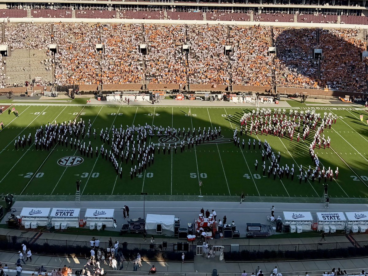 maroonband's tweet photo. Great atmosphere yesterday at DWS!! Check out halftime highlights with music from @LooneyTunes, @OfficialBlueyTV, Phineas and Ferb, and Doug. https://t.co/tOGMDFVASX