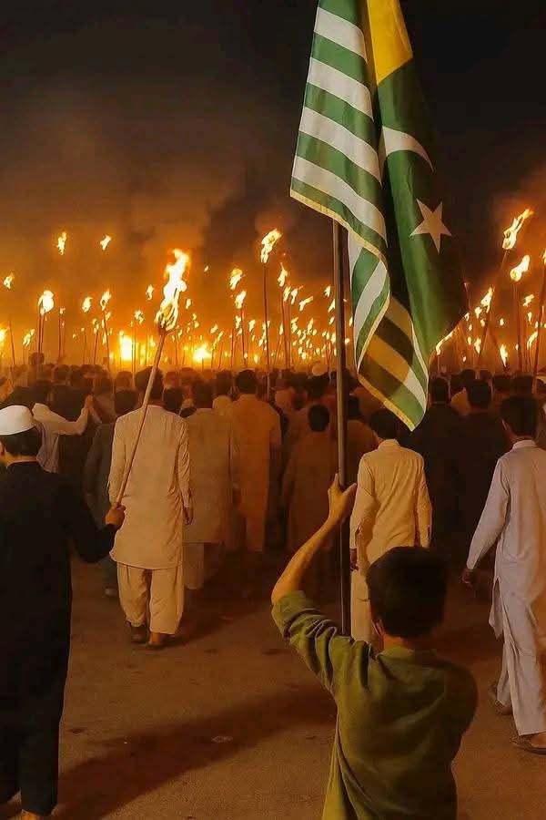Tabi_Rehman's tweet photo. انقلاب کی چاند رات 

جاگ اٹھا ھے سارا وطن
#29septmberlockdown #RightsMovementAJK #AJKRightsmovement #kashmir_freedom_challenge #kashmiriyat_zindabad #kashmirvalley #kashmiri #humanity #kashmiriyat #Kashmir #humans #pti #PTI https://t.co/03idPvUFWE