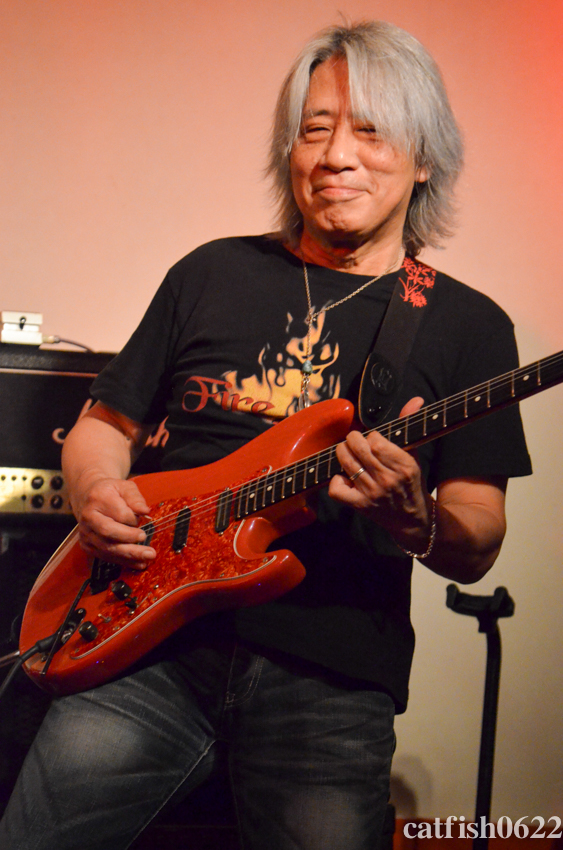 catfish0622's tweet image. お誕生日が9/21の #アタック松尾 さん🎂
おめでとうございます💐
9/26の #FireAttack でお祝いがありました🎉
ライブタイトルも「チャンジーはつらいよ あの子にアタック！」
ツイキャス配信は10/3(金)23:59まで視聴できます🎧
詳細👇
premier.twitcasting.tv/c:ongakushitsu…
※転載・二次使用・再配布禁止