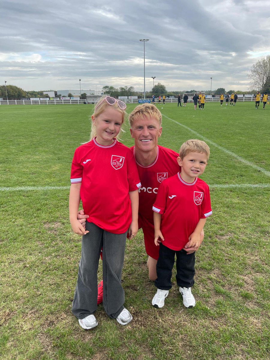 RobRuddy's tweet image. Fine margins Saturday, but love being back in the mix ❤️🤍 @ElyCityFC