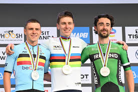 Mundial ciclismo #Kigali2025, ha ganado el mejor, pero lo mejor para mi fue Evenepoel, no rendirse nunca y obligar a Pogacar a su mejor versión. 
Sin el belga, la carrera habría sido una lucha por la plata y el bronce ante el Dios esloveno
3º para Healy muy merecido.