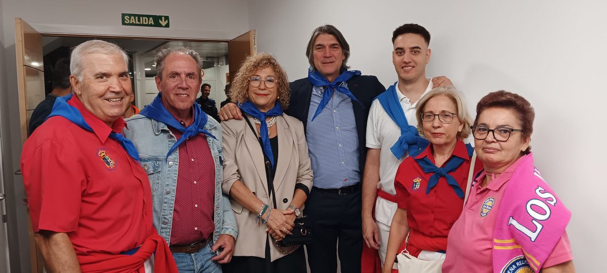 angelalvarez's tweet photo. Arrancamos las fiestas de San Miguel en #LasRozas.

Muy felices fiestas a todos Roceños y a las peñas que son el alma de las fiestas junto con nuestros vecinos.

¡Nos vemos en las calles! https://t.co/PkIjgQqN19