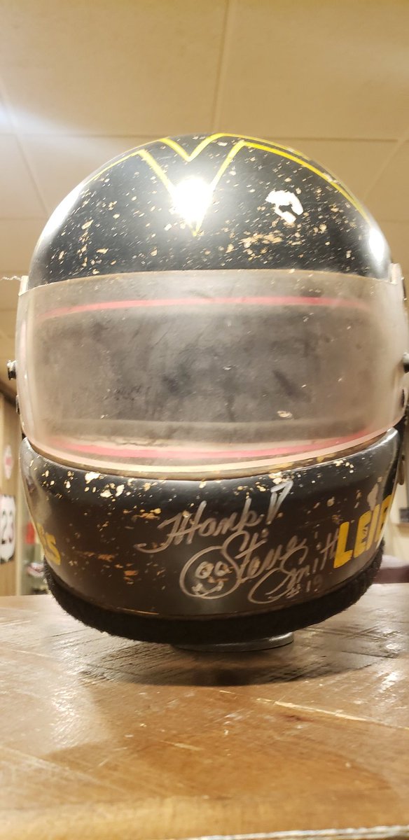 ToddZinn's tweet photo. In his book @braddoty revealed he was a big fan of Jan Opperman and copied Jan by drawing a 🙂Smiley Face in his autographs. Steve Smith Sr. did it as well. I always appreciated these little added touches that some athletes and celebrities add. #sprintcar #autographs #smileyface https://t.co/2DEnjMBRWw