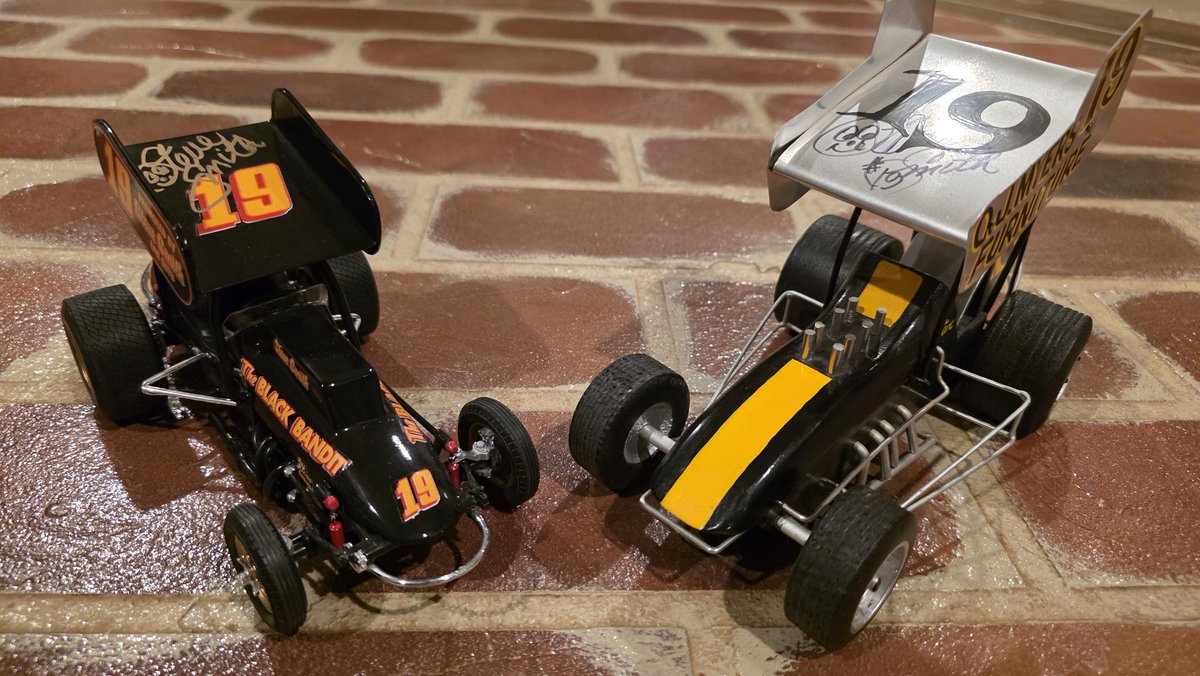ToddZinn's tweet photo. In his book @braddoty revealed he was a big fan of Jan Opperman and copied Jan by drawing a 🙂Smiley Face in his autographs. Steve Smith Sr. did it as well. I always appreciated these little added touches that some athletes and celebrities add. #sprintcar #autographs #smileyface https://t.co/2DEnjMBRWw