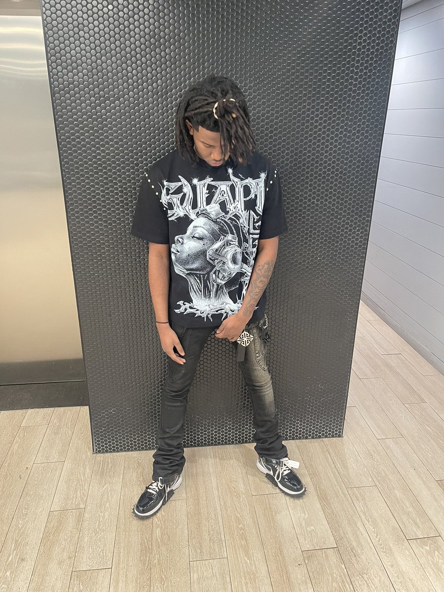 300mk_slimie's tweet photo. #freedee
I’m really into fashion ✌🏾 https://t.co/HsQ6dxjh7R