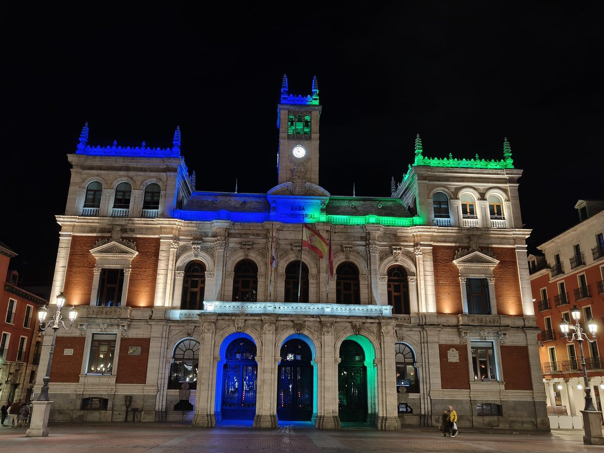 💚 El <a href="/AyuntamientoVLL/">Ayto. de Valladolid</a> ilumina hoy 28 de septiembre su fachada de azul y verde con motivo del #DíaDeLaRetina, uniéndonos a la iniciativa “Luces que inspiran: España ilumina la retina”.

#lucesqueinspiran #lightsthaninspires <a href="/retinafarpe/">FARPE</a>