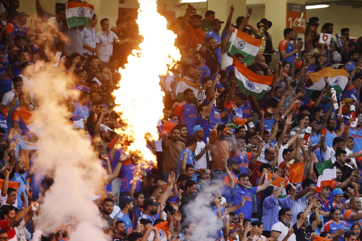 news_all4's tweet photo. 🔥 The Indian crowd in Dubai was on fire today! Chants, cheers, and pure cricket fever! 
 #IndianCricket #INDvsPAK #AsiaCup2025 #IndianCricket #CrowdReaction #DubaiStadium #TilakVarma #JaspritBumrah #KuldeepYadav #ShivamDube #SanjuSamson https://t.co/pHTxw6d4M8