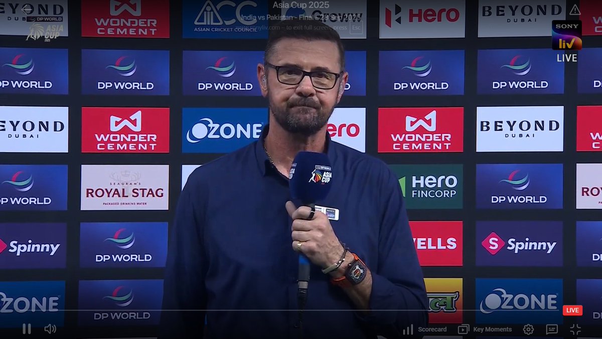 Indian Team denied to collect the trophy

Presenter Simon Doul: "I have been informed by ACC that Indian Team won't be collecting their trophy tonight so that's conclude tonight's presentation"

Reason of non collection is Mohsin Naqvi
#AsiaCupFinal #INDvPAK #BCCI