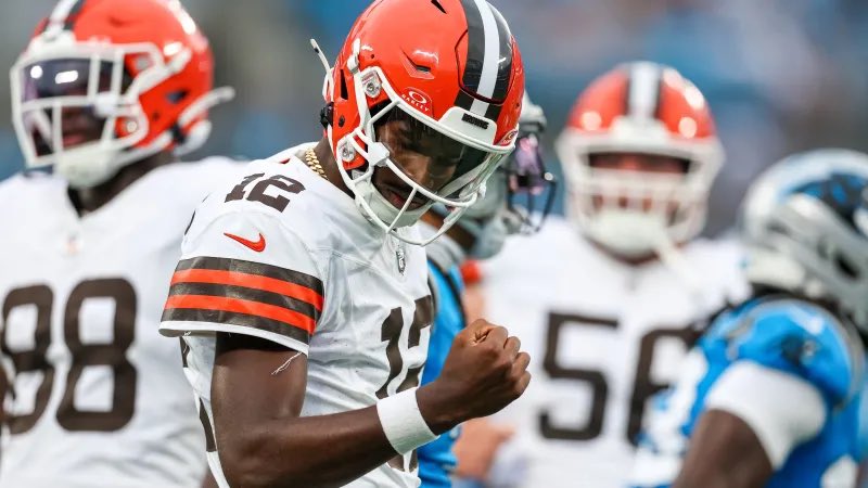 PolymarketBlitz's tweet image. Dillon Gabriel stats today:
- 0 passing yards
- 0/1
- 39.6 passer rating
Is it Shedeur Time? ⌚️