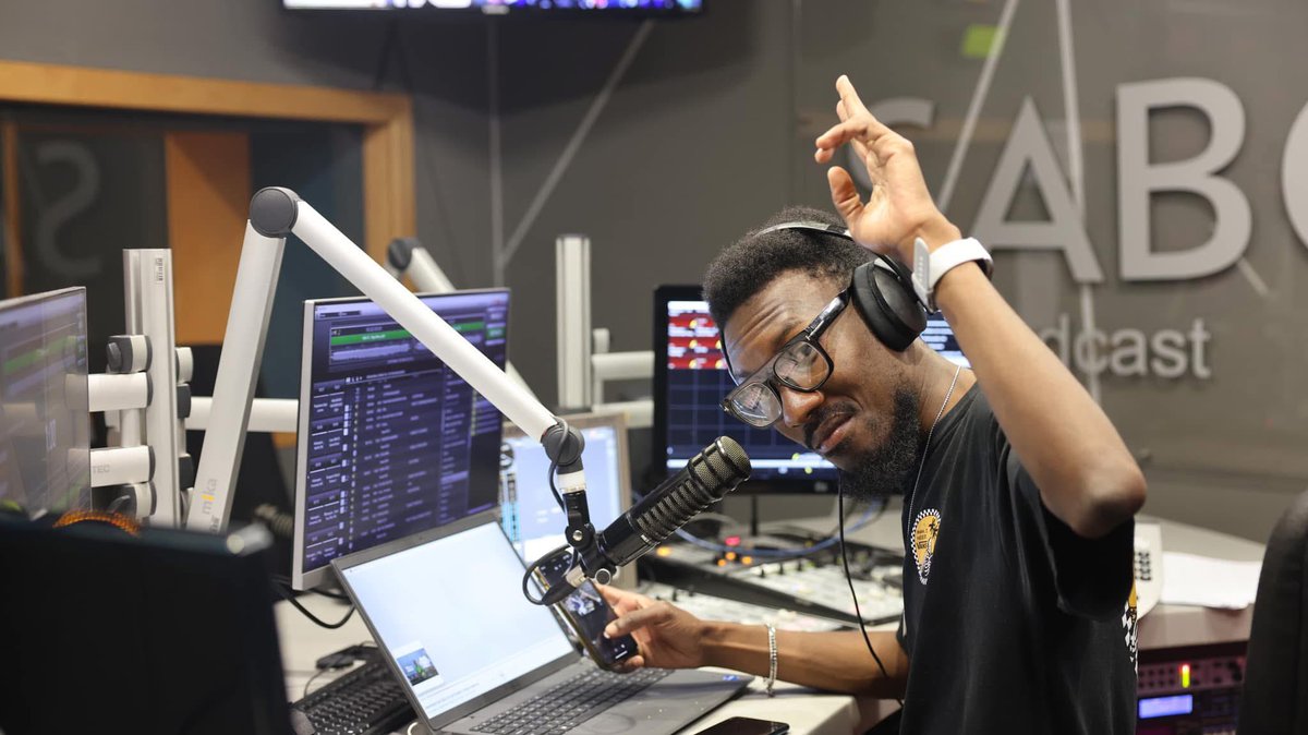 <a href="/GivenMabunda_/">The Radio Guy</a> <a href="/Munghana/">Munghana Lonene FM</a> #SwaVunanganaVutomi #matimbayaxiyanimoya <a href="/GivenMabunda/">Given Mabunda</a> 
The Radio Guy  
Riperile Bra ya mina 
Hi famba swin'we kusuka kwala Gottenburg 
#20matimbaYanimoya
 #XMA20 
<a href="/Munghana/">Munghana Lonene FM</a>