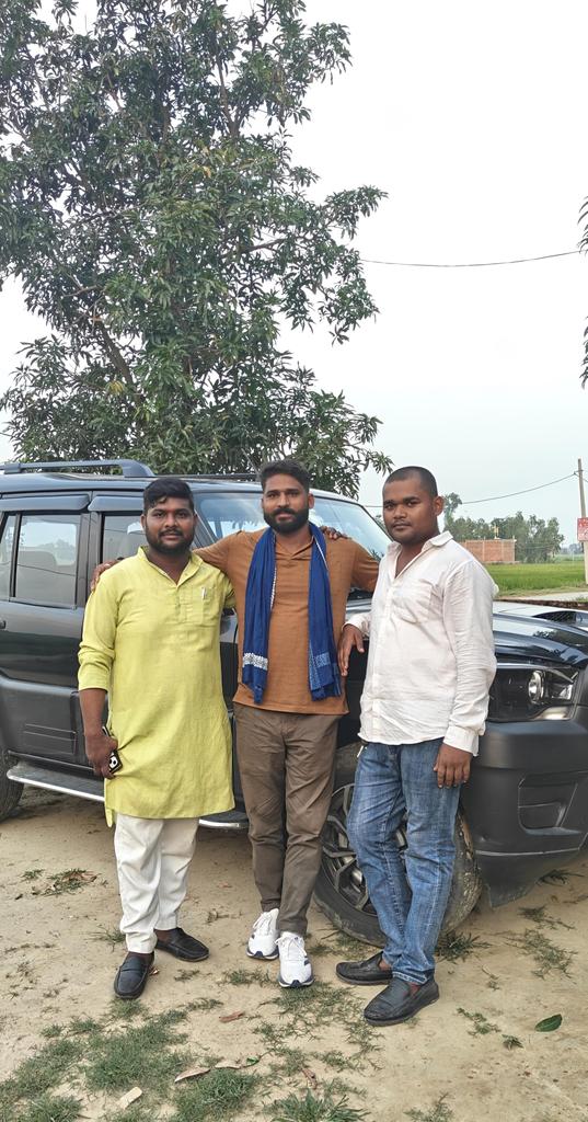 YaduvashiVijay's tweet photo. प्रिय संघर्षों के साथियों के साथ सुखद पल...
कुमार सिद्धांत यादव जी 
राकेश यादव सिद्धार्थ नगर जी 
प्रेम यादव सिद्धार्थ नगर जी 
Kaushal Kumar Yadav प्रधान जी 
प्रदीप यादव जी https://t.co/2uqpRNVW0h