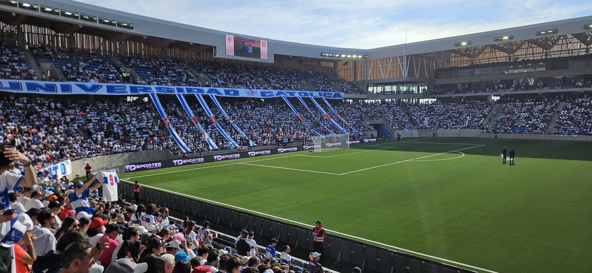 gferrariuc's tweet photo. Si el viejo San Carlos era lindo, el Claro Arena es un joya! 
Qué estadio que tenemos por la cresta!!! 👊💪⚪️🔵⚪️

#LosCruzados https://t.co/01kZijc98V