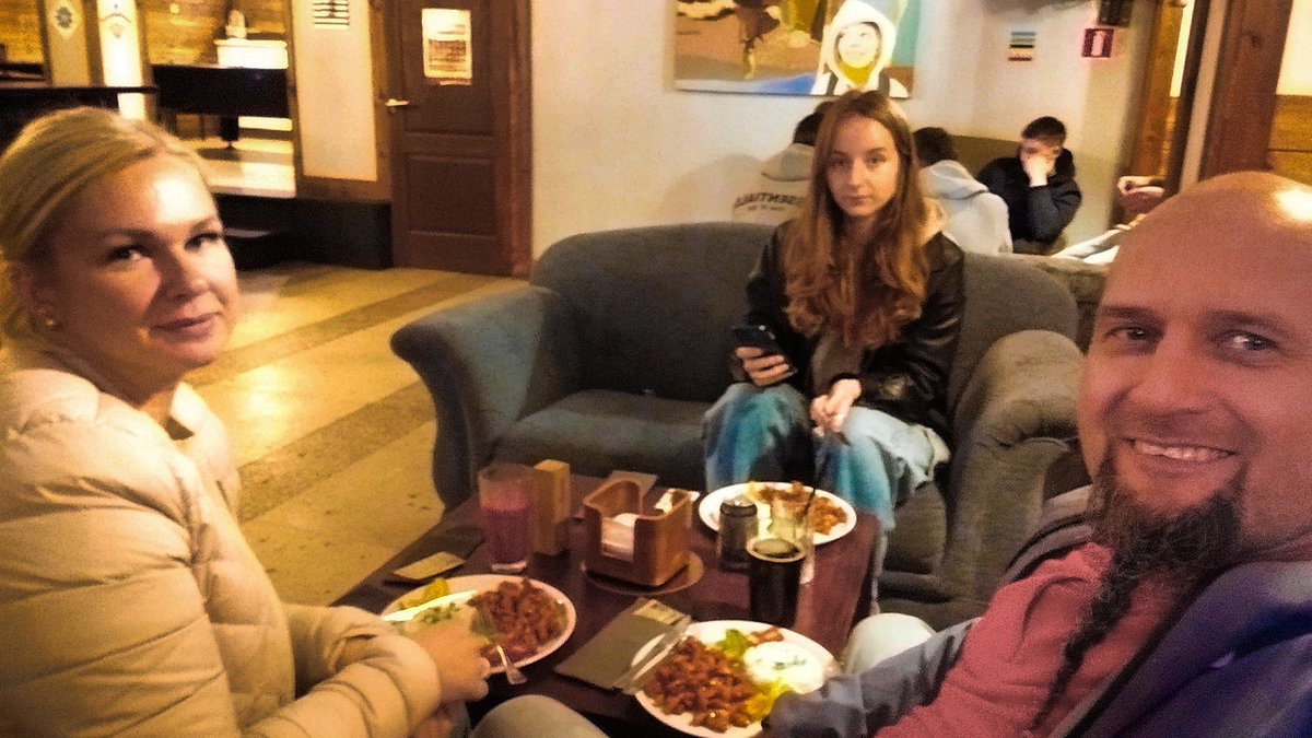 Lappo357's tweet image. No #Daugavpils, vakar, protams, uz #Ogri. 🚐 Pa taisnāko.✌️😎  Un sākām gatavošanos šīsdienas skrējiena reģistratūras procesiem. 📡📃📈 Starp citu, dzīvojām pastā! Vecajā pastā.😉👌