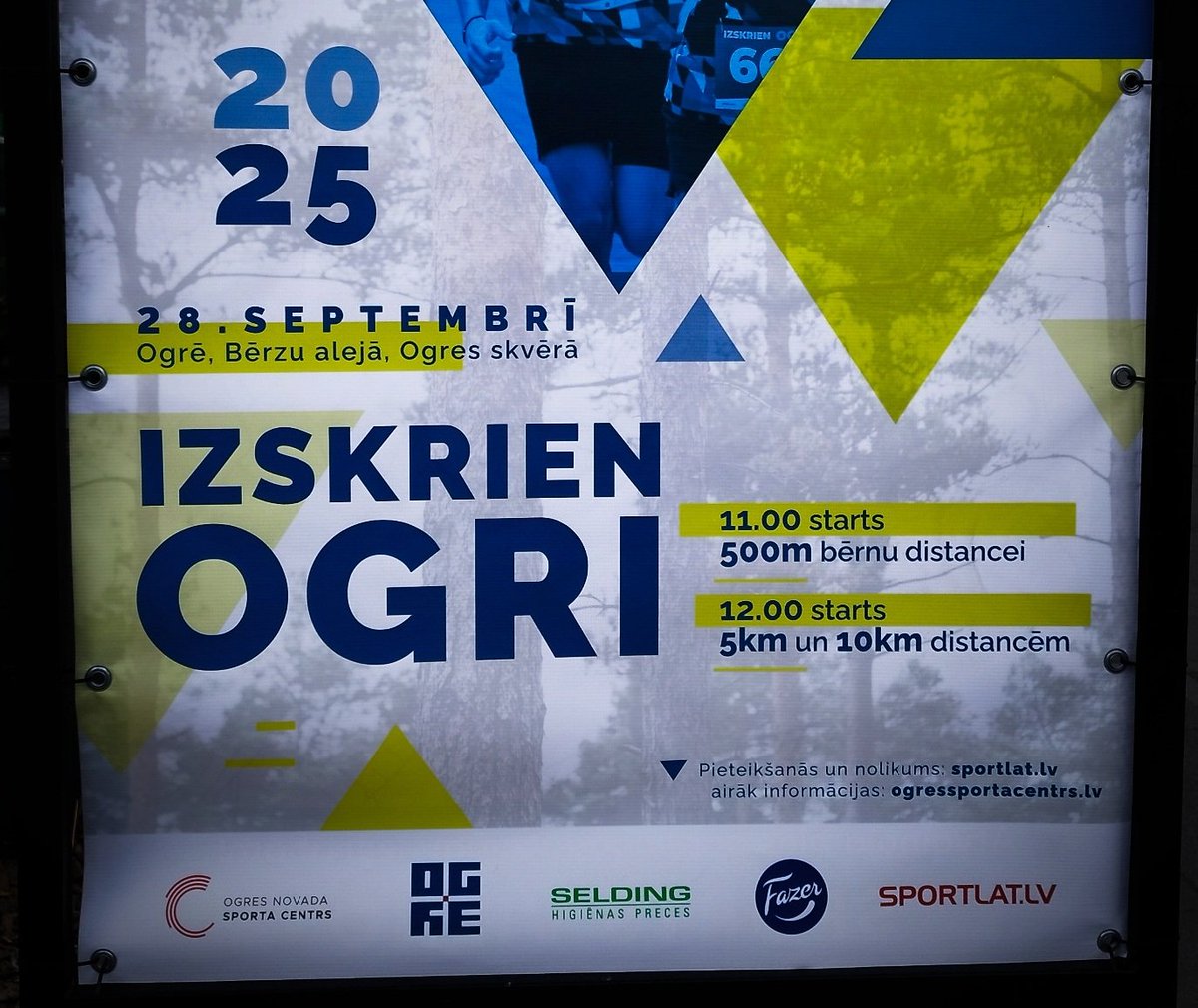 Lappo357's tweet image. No #Daugavpils, vakar, protams, uz #Ogri. 🚐 Pa taisnāko.✌️😎  Un sākām gatavošanos šīsdienas skrējiena reģistratūras procesiem. 📡📃📈 Starp citu, dzīvojām pastā! Vecajā pastā.😉👌