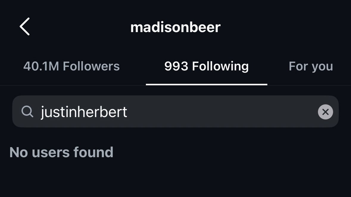 TheNFLDrop's tweet photo. JUST IN: Madison Beer has unfollowed Justin Herbert and FOLLOWED Jaxson Dart on IG following the Giants-Chargers game 😳 https://t.co/0gsQm0kUCy