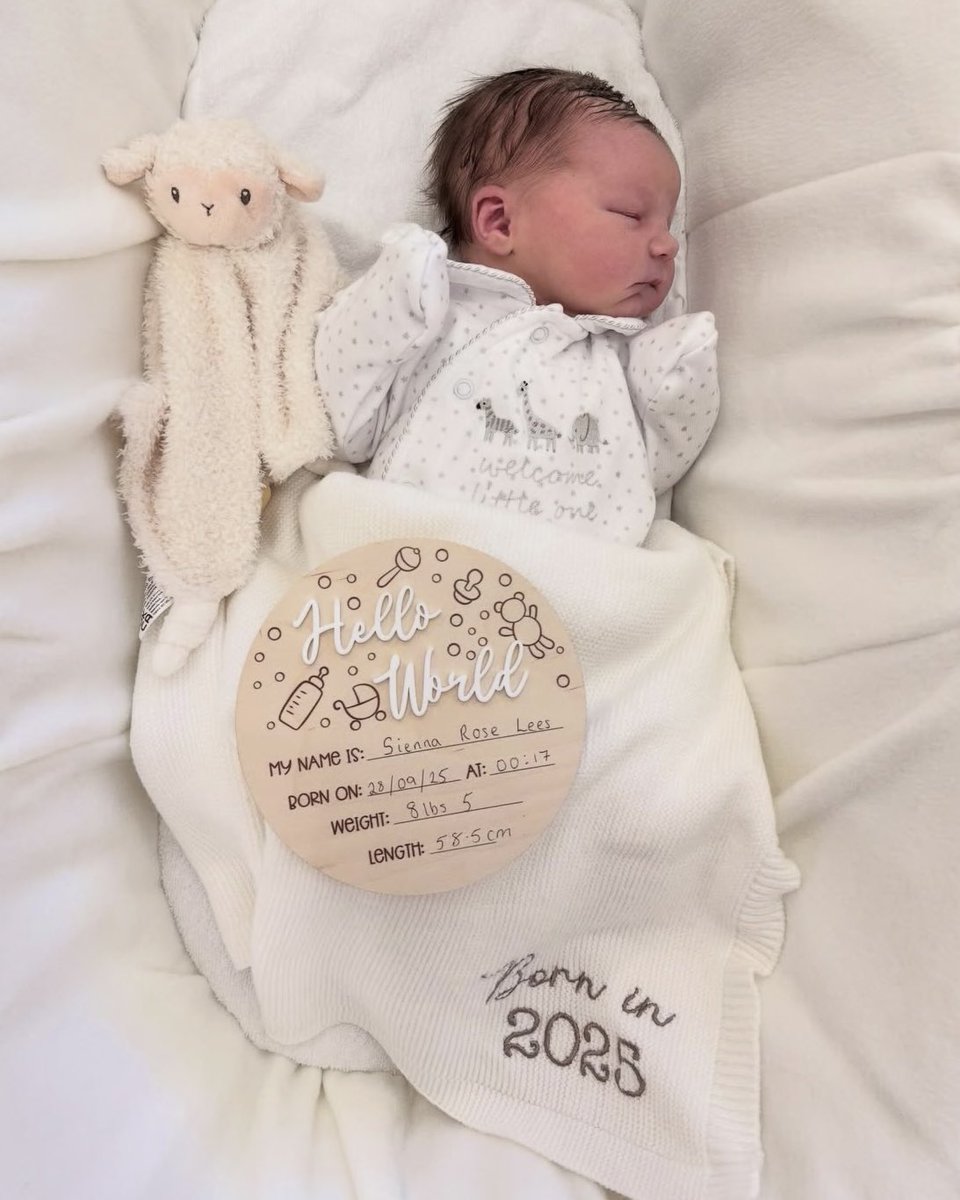 Saints1890's tweet photo. ❤️ Welcome to the world Sienna Rose Lees! 

Congratulations to Beth &amp; Matty on welcoming their beautiful baby girl! 👶 

#COYS https://t.co/y7RMOgW6aV