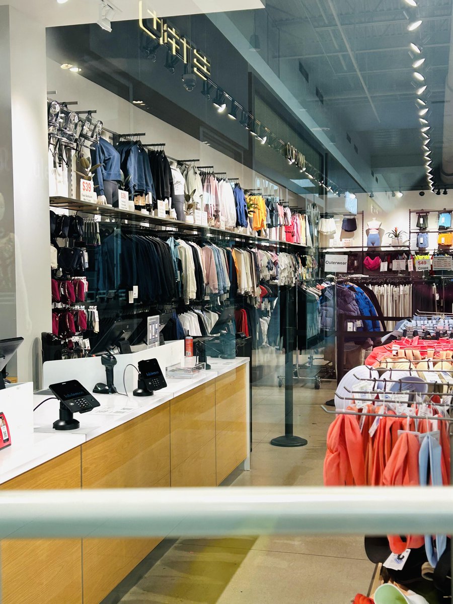 kily_h's tweet image. 🛍️ Sunday haul vibes ✨ Fresh fits, fresh mood for the week ahead 💯