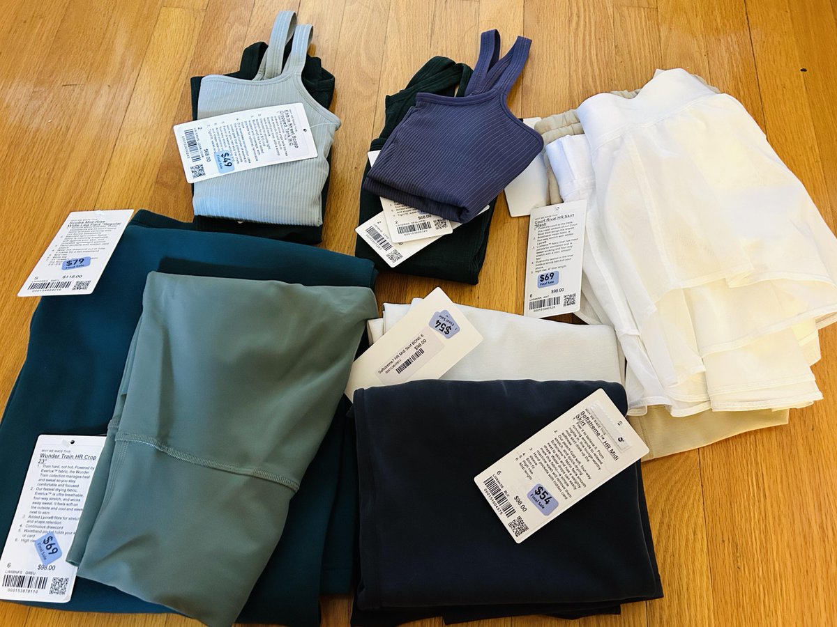 kily_h's tweet image. 🛍️ Sunday haul vibes ✨ Fresh fits, fresh mood for the week ahead 💯