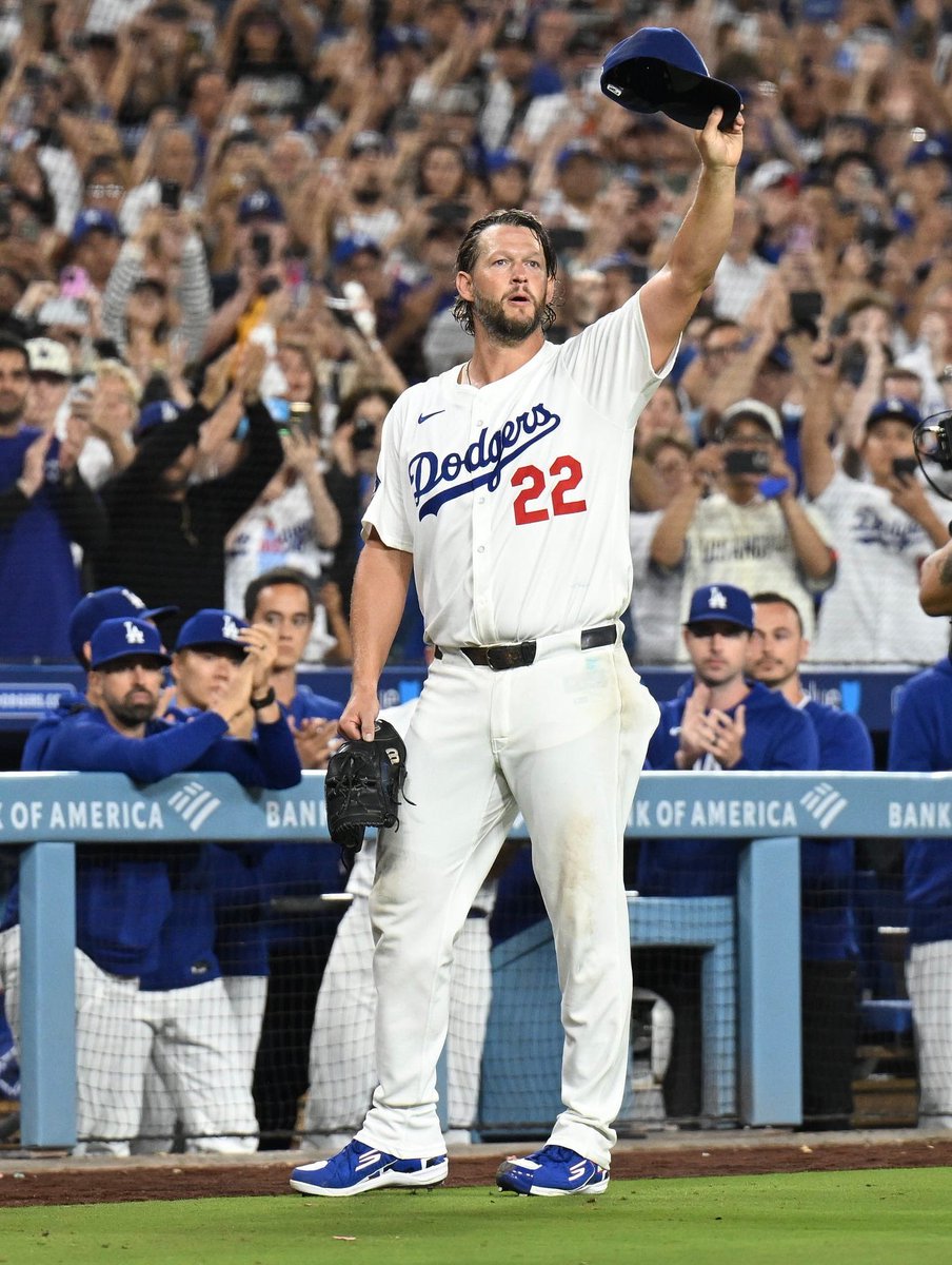 sandropacheco71's tweet image. #LosAngelesDodgers left-hander #ClaytonKershaw won&apos;t be on the team&apos;s roster for the #OpeningRound  of the #Playoffs. #Kershaw will be available if the #Dodgers advance past the #WildCardSeries. #MLB #MakingHistory #LetsGoDodgers