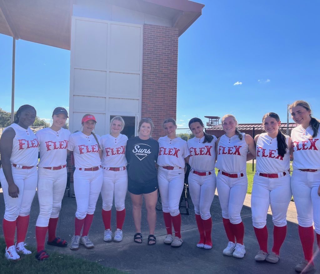 PaisleyCastens's tweet photo. Had a great time at the Arkansas tech friendly on Saturday. Thank you @jtjones00 for hosting it. Arkansas flex had so much fun! @ATUSoftball https://t.co/PYVEZMi85V