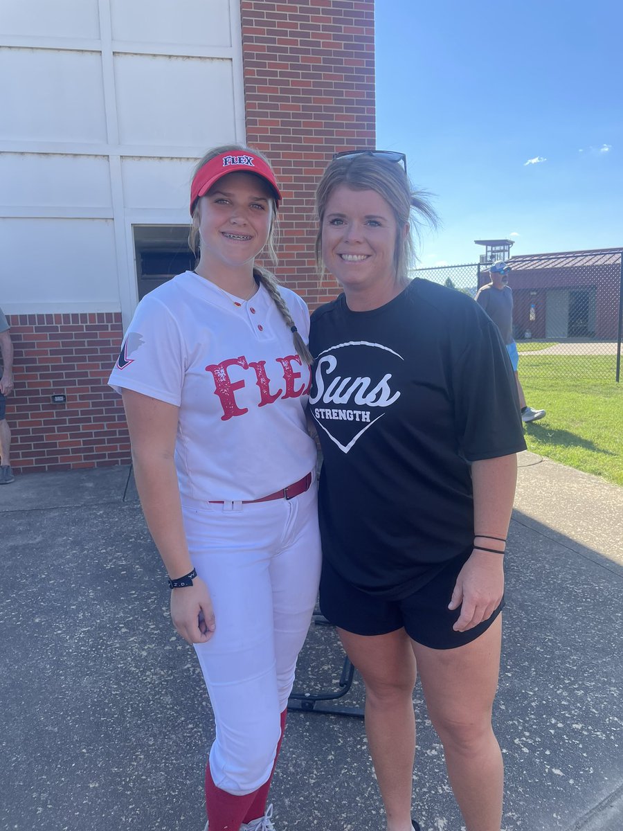 PaisleyCastens's tweet photo. Had a great time at the Arkansas tech friendly on Saturday. Thank you @jtjones00 for hosting it. Arkansas flex had so much fun! @ATUSoftball https://t.co/PYVEZMi85V