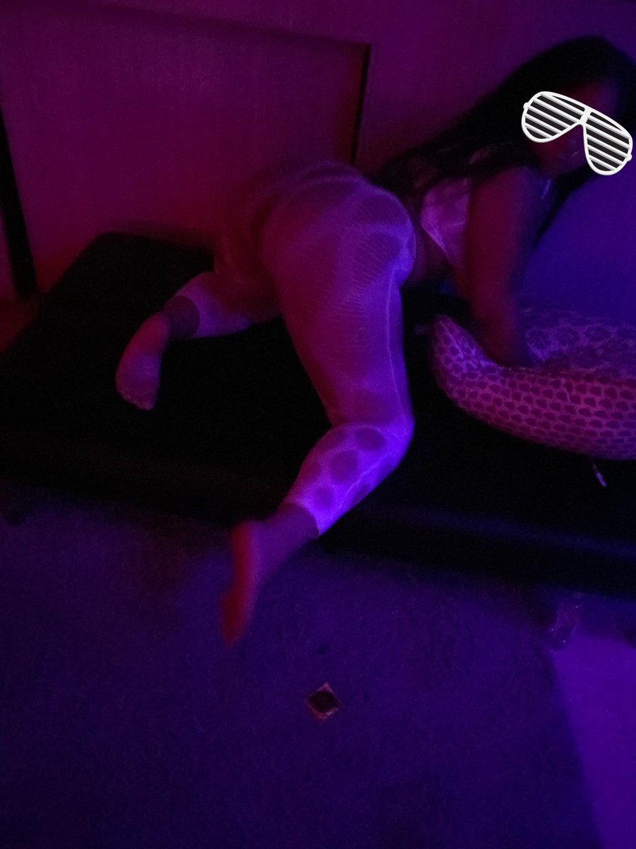 passion2freaky's tweet photo. Almost forgot how sexy big mama is https://t.co/SjiM3rb7az