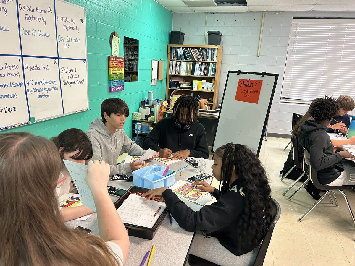 CheredaD_Math's tweet image. Algebra I students at OBHS rotate stations to review. @DCSeNews